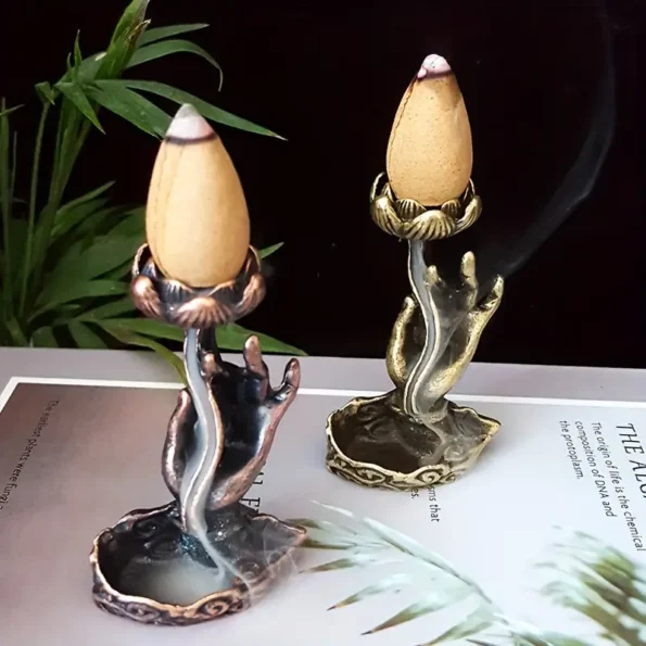 Arzătorul de tămâie cu lotus și mână