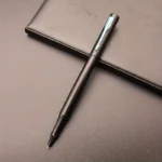 Stilou elegant negru nisip cu penita fina de 0.38 mm